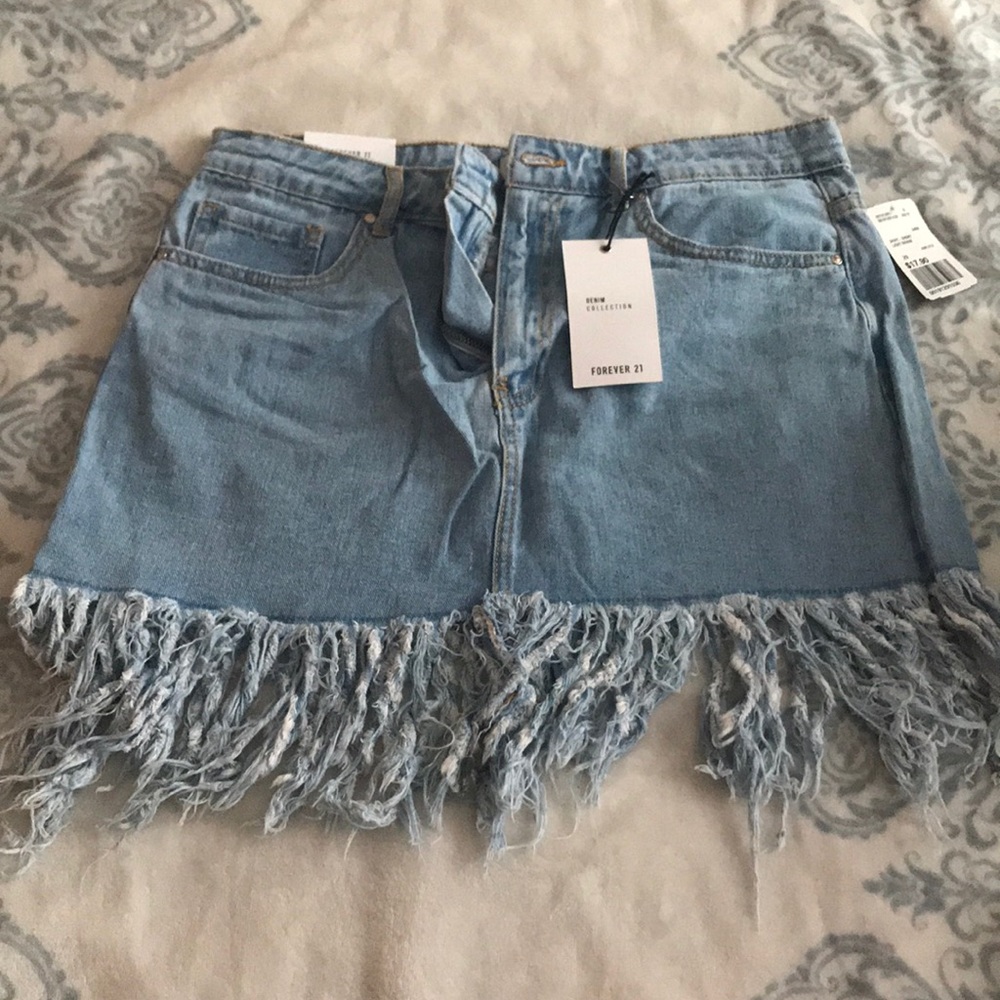 Jean skirt raw hem bottom